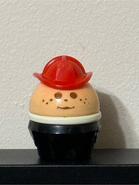 💖4/$25- Vintage Little Tikes Toddle Tots Fireman Chunky People Figure Red Helmet